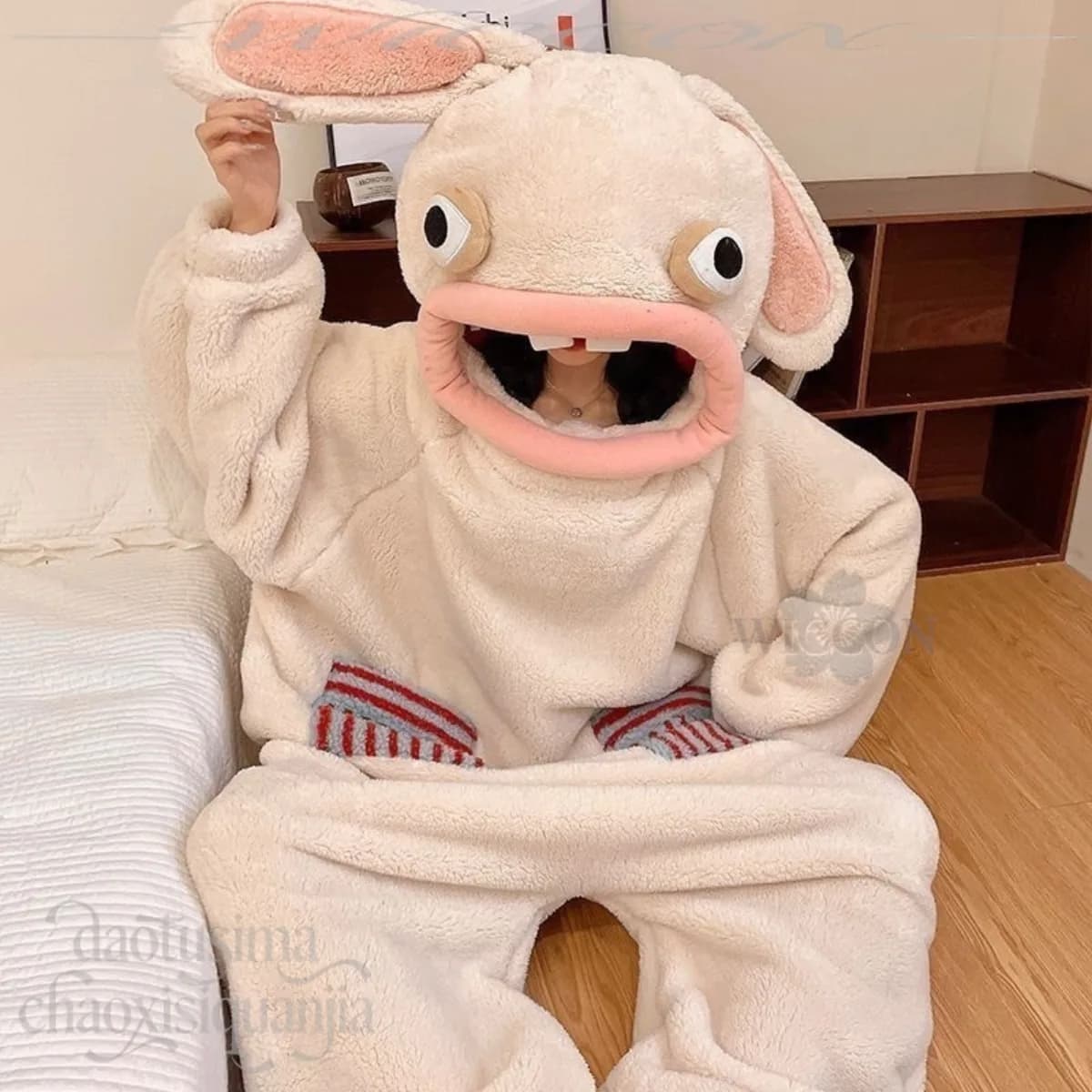 Pyjama Fourrure Lapin Monstre — visuel 1